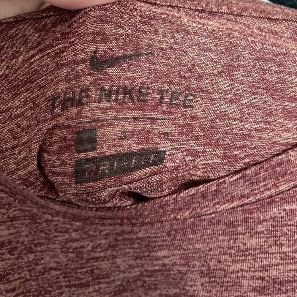NWOT - Nike Men’s DryFit Short Sleeve T-Shirt - Size Large